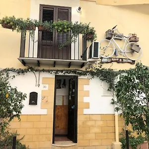 Bahalara 2*, Palermo Italien